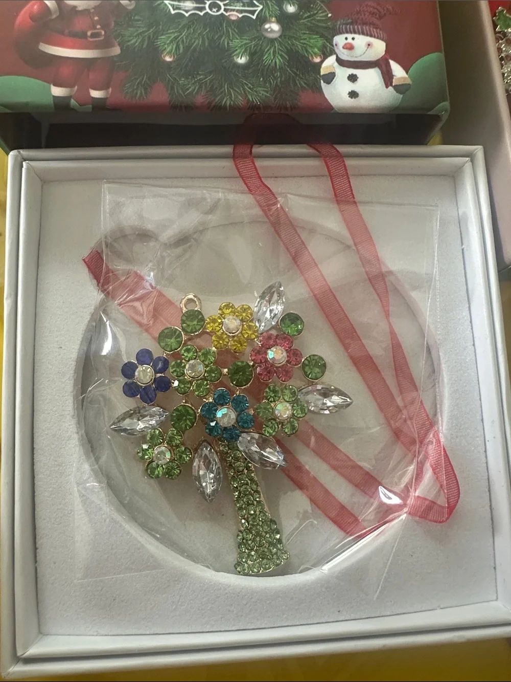 5 assorted Ornaments